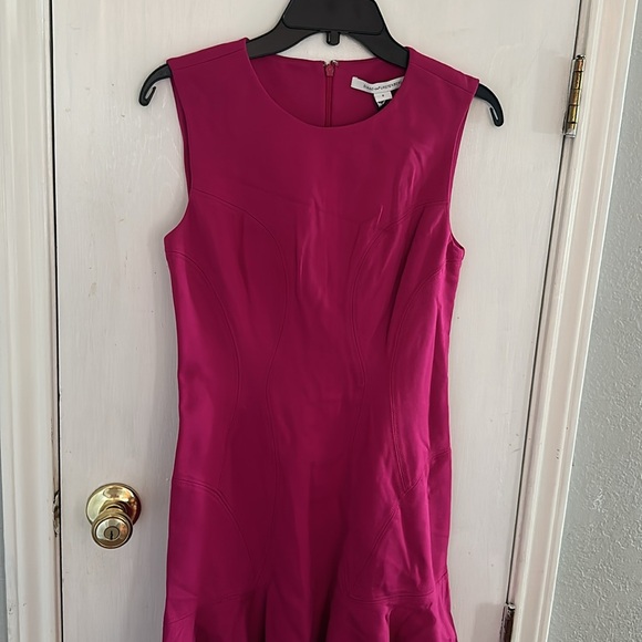NWT DianeVonFurstenberg Raspberry Ruffled Dress - Picture 2 of 8